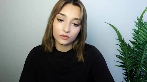Snapshot of veryveryshygirl chatting on 05.10.26 Ana online show from 05.10.26