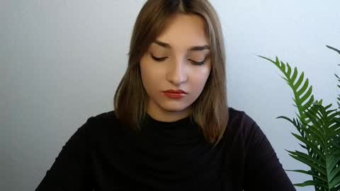 Snapshot of veryveryshygirl chatting on 05.19.26 Ana online show from 05.19.26