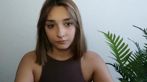 Snapshot of veryveryshygirl chatting on 05.26.26 Ana online show from 05.26.26