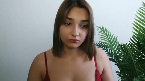 Snapshot of veryveryshygirl chatting on 06.02.26 Ana online show from 06.02.26
