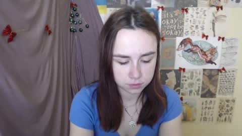 Snapshot of veryveryvery_shy chatting on 12.15.25 veryveryvery_shy online show from 12.15.25