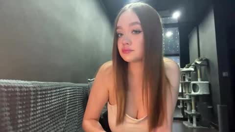 Snapshot of vestaszanto chatting on 11.21.25 Esta online show from 11.21.25