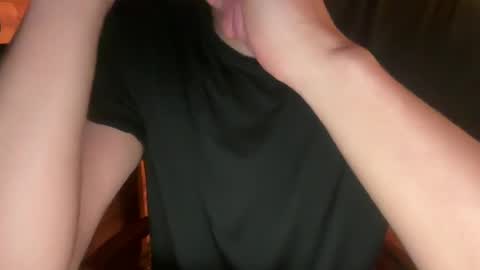 Snapshot of vexelgain chatting on 11.20.25 HendasWerout online show from 11.20.25