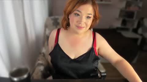 Snapshot of vi__vixen chatting on 07.25.26 Vi Vixen online show from 07.25.26