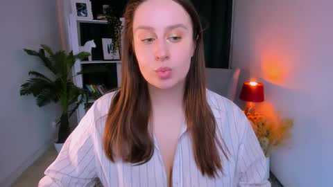 Camilla online show from 04.03.26