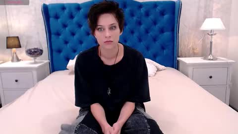 Via online show from 10.01.25