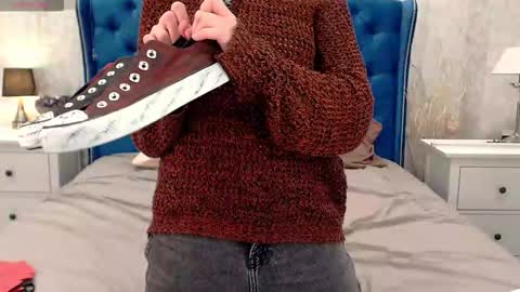 Via online show from 11.08.25