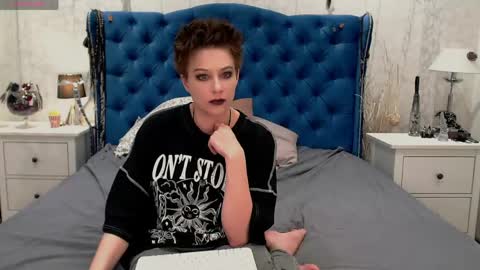 Via online show from 04.12.26