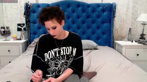 Via online show from 05.10.26
