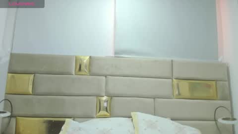 Snapshot of vianca_vidal chatting on 04.15.26 Vianca Vidal online show from 04.15.26