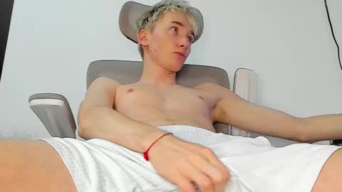 vibemygirl online show from 10.14.25