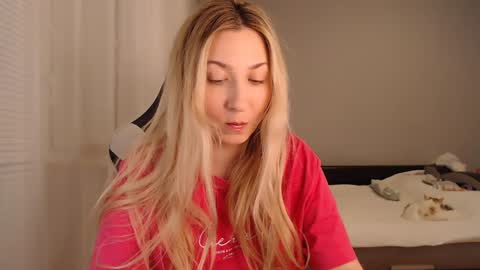 Snapshot of vibezgirl chatting on 12.16.24 Amelia online show from 12.16.24