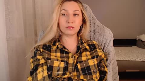 Snapshot of vibezgirl chatting on 01.22.25 Amelia online show from 01.22.25