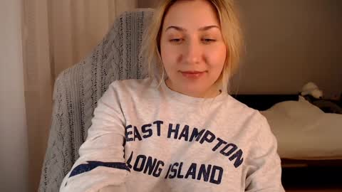 Snapshot of vibezgirl chatting on 01.27.25 Amelia online show from 01.27.25