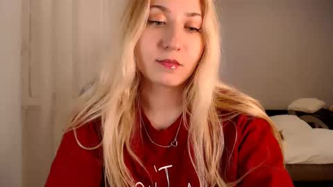 Snapshot of vibezgirl chatting on 03.10.25 Amelia online show from 03.10.25