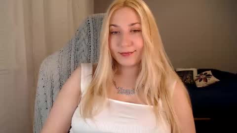 Snapshot of vibezgirl chatting on 10.06.25 Amelia online show from 10.06.25