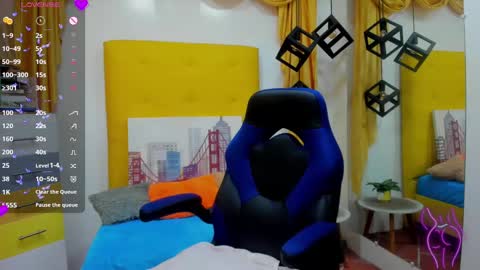 nahomy online show from 02.13.25