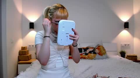 EliQueen online show from 04.09.26