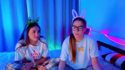 Stacy  Charlotte Lolaon keyboard online show from 12.20.25