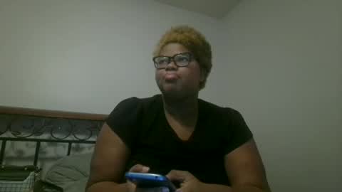 Snapshot of vickiryder56 chatting on 11.15.25 vickiryder56 online show from 11.15.25