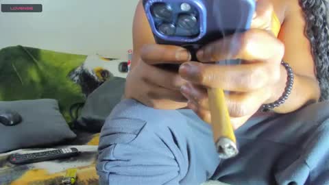 vicky manuela online show from 02.17.25