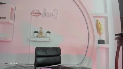 vicky_hottman online show from 10.28.25