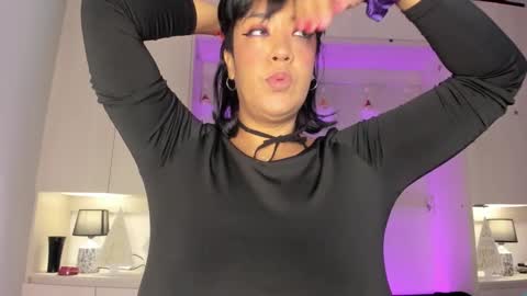 V I C K Y online show from 11.28.25