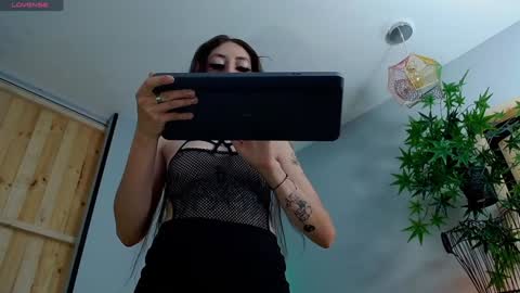 Victoria   online show from 01.14.25