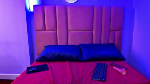 Vicky online show from 12.21.24