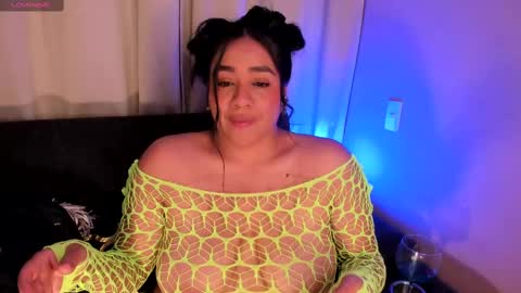 Snapshot of vicserna chatting on 03.08.25 Victoria Serna online show from 03.08.25