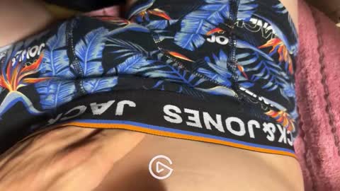 Snapshot of victoire84665212 chatting on 10.27.25 victoire84665212 online show from 10.27.25