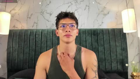 Victor Oliveira online show from 04.05.26