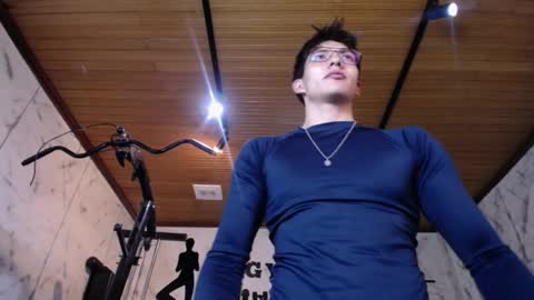 Victor Oliveira online show from 04.06.26