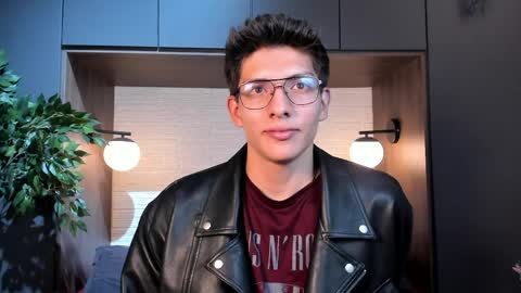 Victor Oliveira online show from 04.08.26