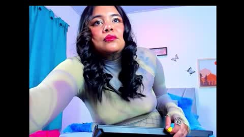 Snapshot of victoria_16_ chatting on 12.04.25 victoria_16_ online show from 12.04.25