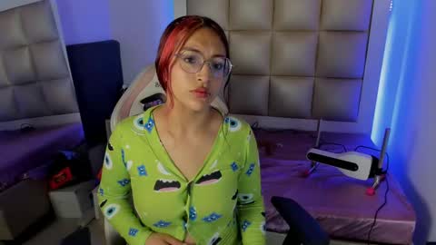 Victoria online show from 11.19.25