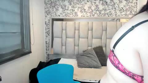  V I C T O R I A   online show from 01.14.26