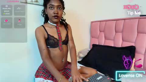 Snapshot of victoria_aphril chatting on 09.17.25 Victoria online show from 09.17.25