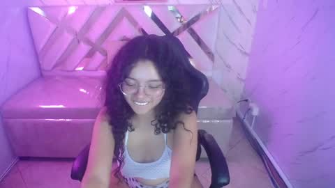 victoria_castillo_b online show from 03.12.25