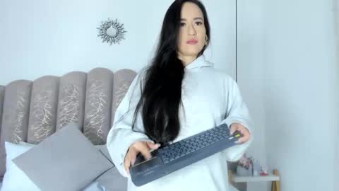 valentina online show from 10.04.25