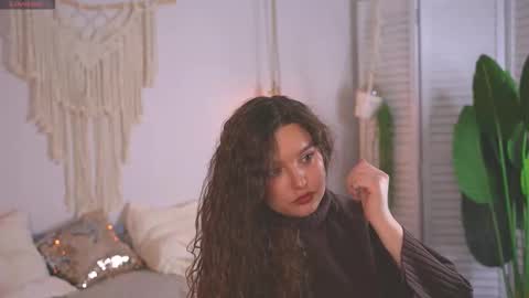 Snapshot of victoria_karma chatting on 09.23.25 online show from 09.23.25