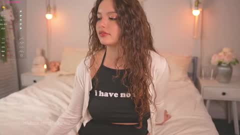 Snapshot of victoria_karma chatting on 09.25.25 online show from 09.25.25