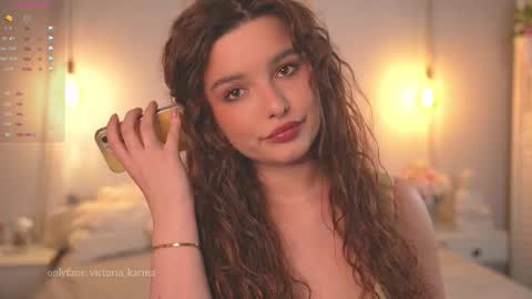 Snapshot of victoria_karma chatting on 10.10.25 online show from 10.10.25