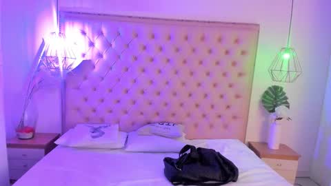 victoria_kitt online show from 11.17.25