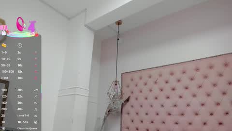 victoria_kitt online show from 11.18.25