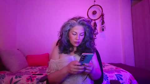 Victoria Lover online show from 12.19.25