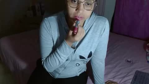 Snapshot of victoria_miler chatting on 05.16.26 VICKY online show from 05.16.26