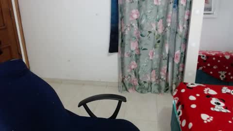 Snapshot of victoria_milf06 chatting on 11.29.25 victoria online show from 11.29.25