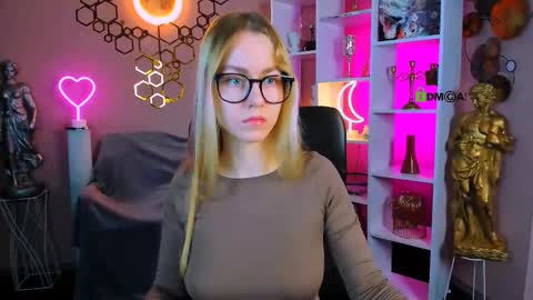 Victoria online show from 10.12.25