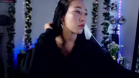 Snapshot of victoria_ricci_a chatting on 10.07.25 Victoria online show from 10.07.25